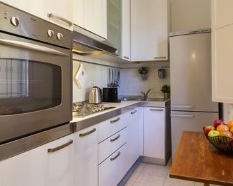 Urban Retreat - Isola District - Milano - Cucina