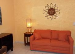Comfortable One Bedroom Minutes From The Beach - Playa del Carmen
