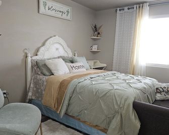 spare luxury room available Tri-Cities West Pasco WA - Pasco - Bedroom