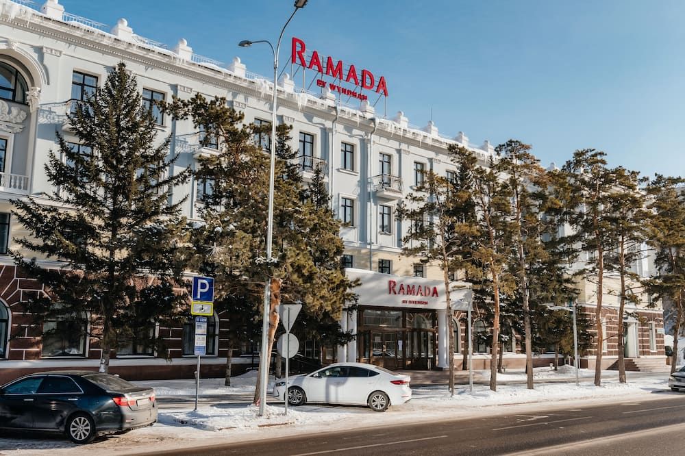 Ramada by Wyndham Astana - אסטנה - בניין