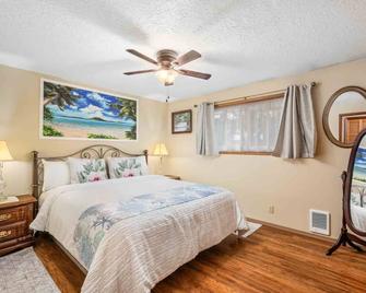 Fantastic Single Level Wine Country Retreat, Pet Friendly, Walk to Restaurants, Wine Tasting, Food - Carlton - Bedroom