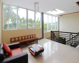 Airy Syariah Kota Tengah Sudirman 99 Gorontalo - Gorontalo - Wohnzimmer