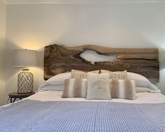 Queen Regent Bed & Breakfast - ניאגרה און-דה-לייק - חדר שינה