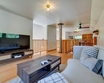 Catskills Mountain Cabin in Bloomville! - Stamford - Sala de estar