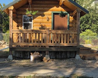 Charming cabin in delightful Thompson Falls with AC - Thompson Falls