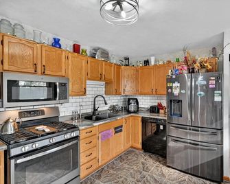 Cozy Retreat With Hot Tub In Peaceful Goshen 4 Bedroom Home - Goshen - Küche
