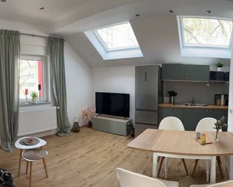 Fewo Sportpark Duisburg - Sechs Seen Platte - دويسبورغ - غرفة طعام