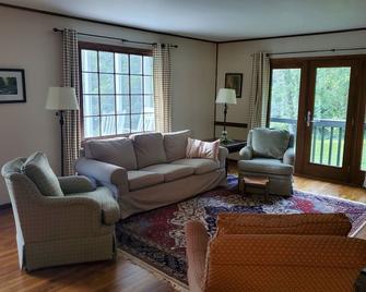 Comfortable House Close To White Oak Canyon & Old Rag Trails - Syria - Oturma odası