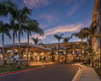Best Western Plus Marina Gateway Hotel - National City - Edificio