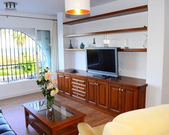 First Line Of Playa Real, Apartment In Residential Area, Wifi - Garrucha - Living room