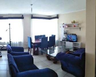 Sunset Apartment Near Jkia - Athi River - Living room