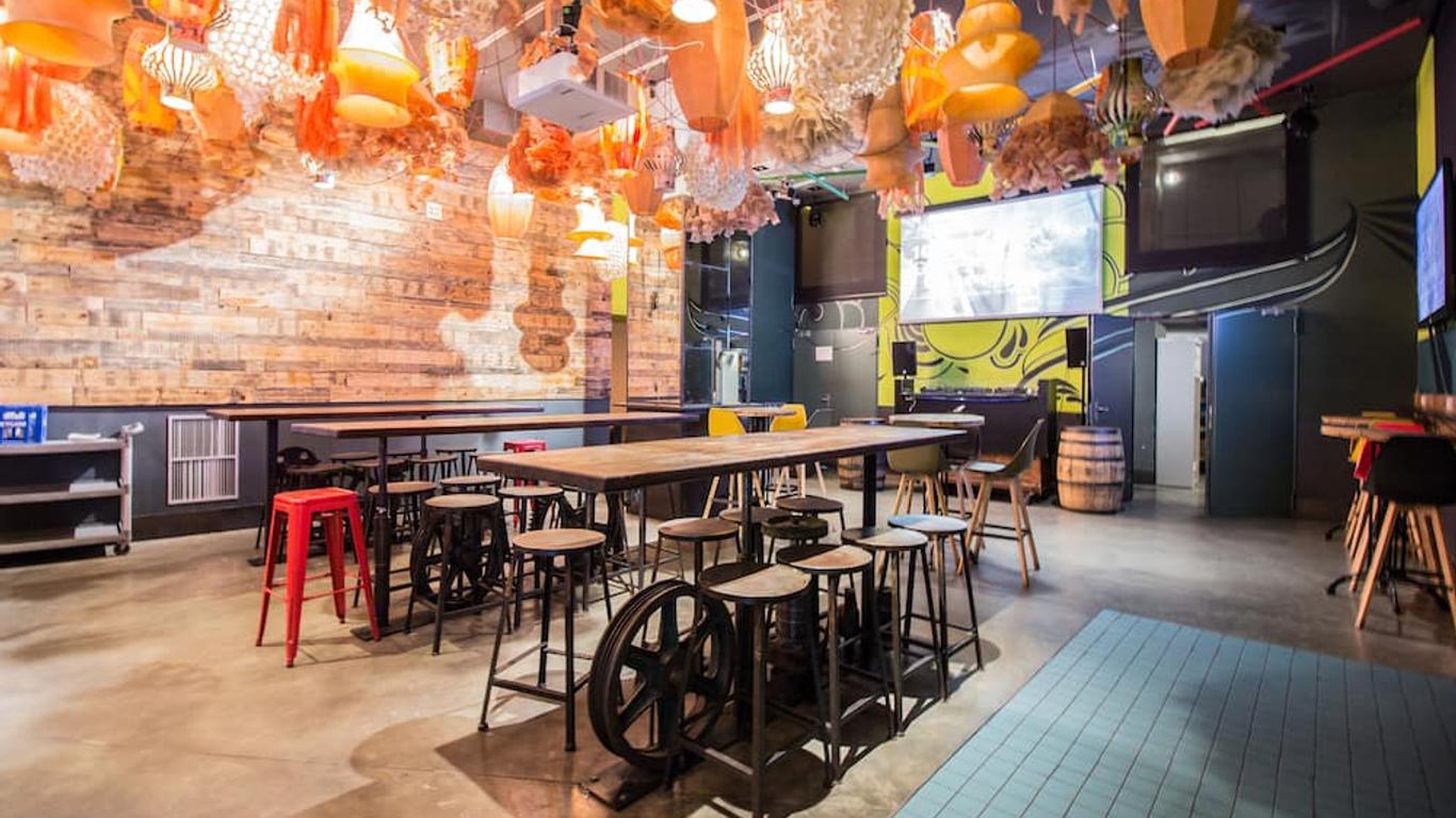 نزل جينيراتور - برشلونة