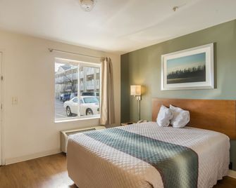 HomeTowne Studios by Red Roof Denver - Airport/Aurora - אורורה - חדר שינה