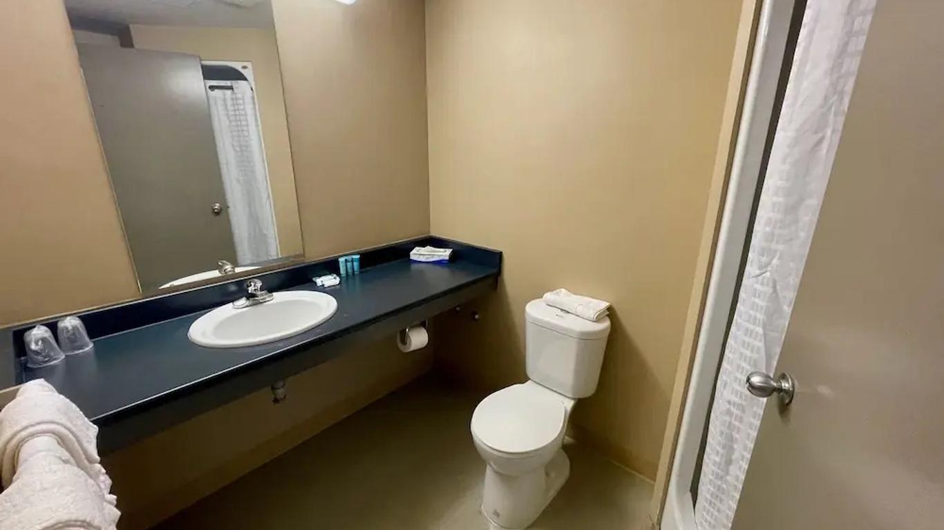 Residence & Conference Centre - Ottawa West