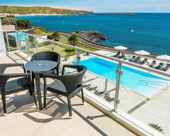 Atlantida Mar Hotel - Praia Da Vitoria - Balkón