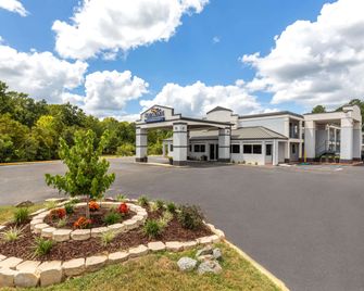 Baymont by Wyndham Dothan - דותן - בניין