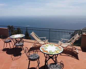 Le Marelle - Furore - Balcón