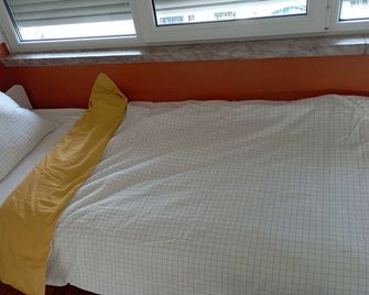 Home Carriche - Lisboa - Soverom