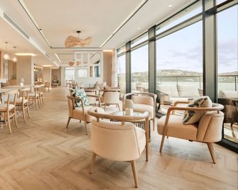 Hotel Indigo Torquay by IHG - Torquay - Bar