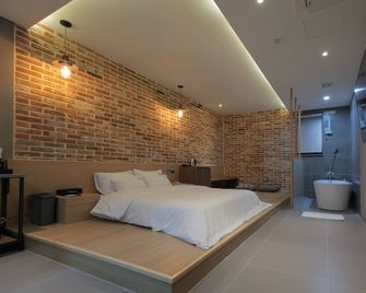 Hotel Vin - Changwon Jinhae Yongwon - Busan