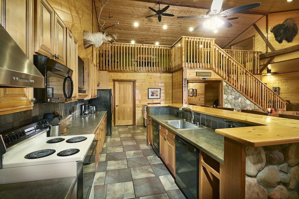 Gather Your Group at the Bunkhouse! - Port Washington - Kitchen