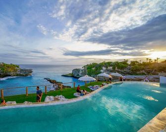 Ora Resort Avia Blue Lagoon - Nusa Penida - Havuz
