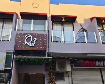 Q3 Inn - Semporna - Building