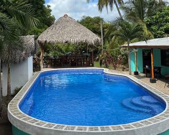Beachfront Escape in Esterillos Centro - Pool, A/C, WiFi & Private Rooms - Bejuco - Pool