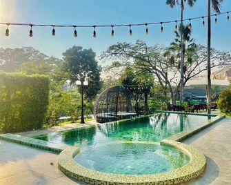 Proudchan Boutique Resort - Chanthaburi - Piscina