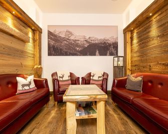 كيندر - آند جليتشر هوتل هينتر توكسر هوف - Tux - غرفة معيشة