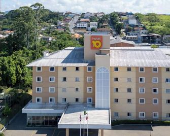 Hotel 10 Blumenau - Blumenau - Building