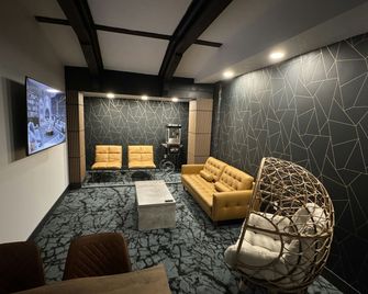 Waterways, A Boutique Hotel - פוול ריבר - טרקלין