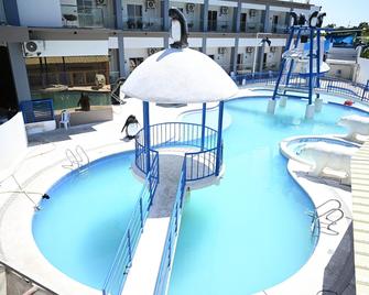 J&V Hotel and Resort - San Fernando - Pool