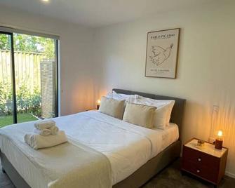 Stylish and Sleek Auckland Stay - Auckland - Habitación