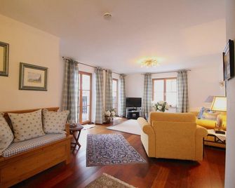 Himmelschlösschen & Chalet Rose - Garmisch-Partenkirchen - Huiskamer