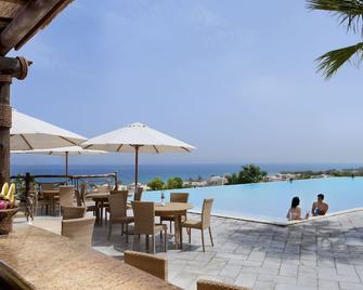The Cove Rotana Resort - Ras Al Khaimah - Patio