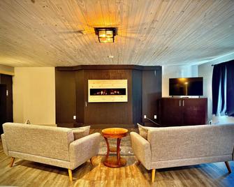 Quality Inn Fort Frances - Fort Frances - Living room