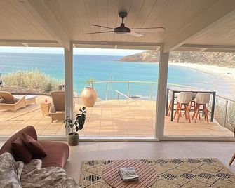 Kangaro island South Australia Tesla Charge Full Board Exceptional Luxury - Middle River - Balcony