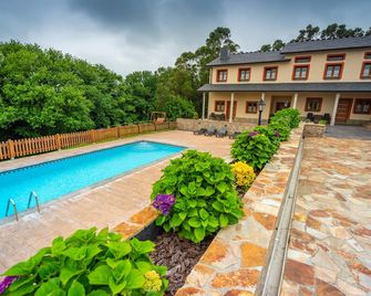 Apartamentos Navalin - Tapia de Casariego - Pool