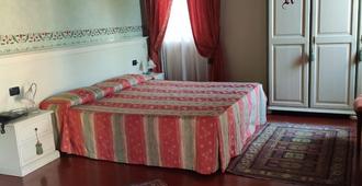 Residence Meuble' Cortina - Quinto di Treviso - Bedroom