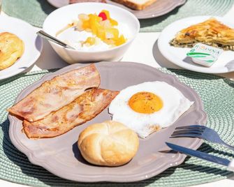 Joanna's Stone Villas - Vasilikos - Food