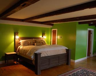New Hampshire Mountain Inn - Wilmot - Спальня