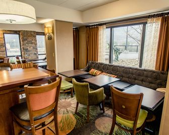 Hampton Inn Caryville-I-75/Cove Lake State Park - Caryville - Restaurace