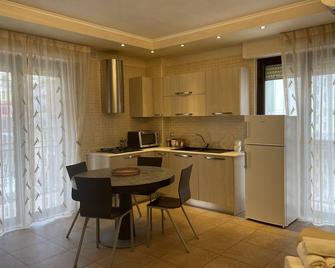 Sunrise Superior Holiday Home - Manfredonia - Cucina