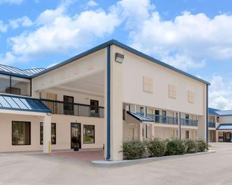 Super 8 by Wyndham Hattiesburg South - Hattiesburg - Edifício