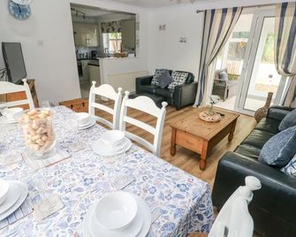 Driftwood House - Saundersfoot - Eetruimte