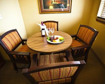 Honey Creek Resort State Park - Centerville - Dining room
