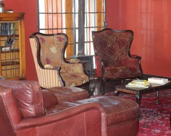Falcon Guesthouse - Upington - Salónek