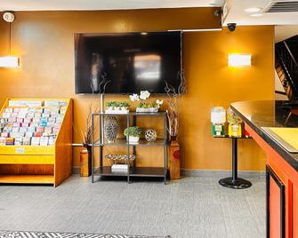Quality Inn St. Paul-Minneapolis-Midway - Saint Paul - Lobby