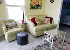 A Place at the Beach 406 - North Myrtle Beach - Living room